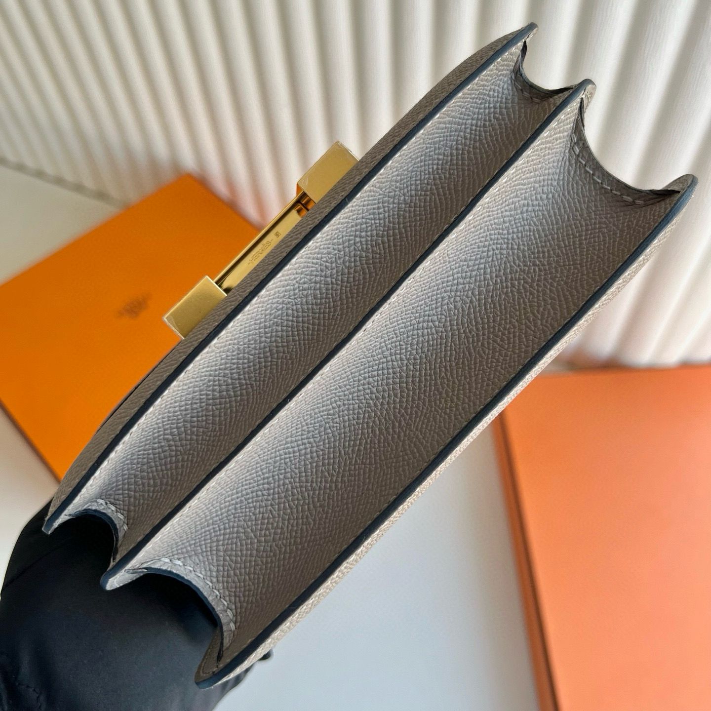 Hermes Constance 18 Handmade Bag in Gris Asphalt Epsom Calfskin - Image 4