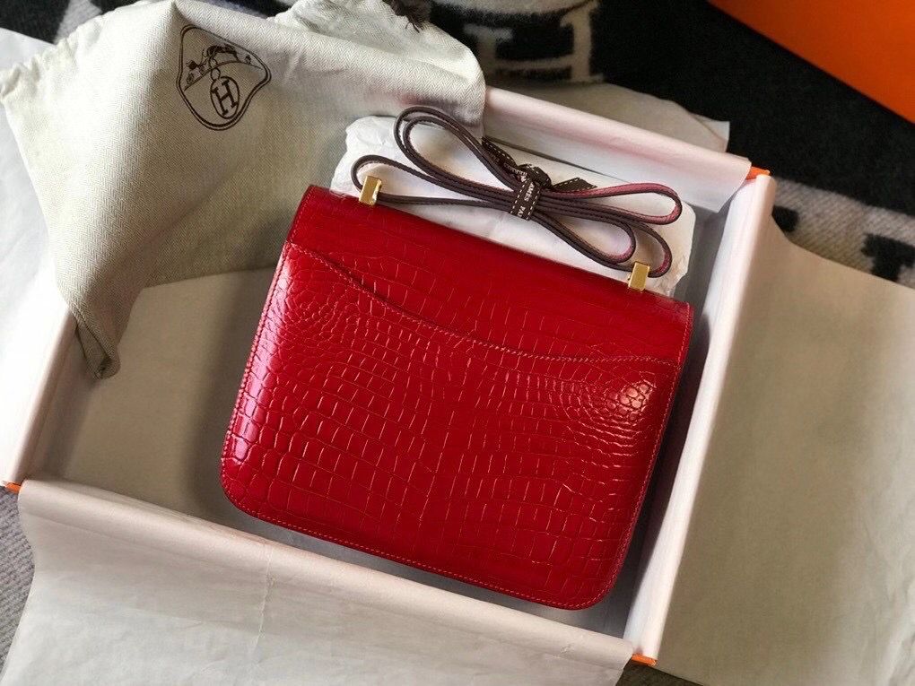 Hermes Constance 24cm Bag In Red Embossed Crocodile - Image 3