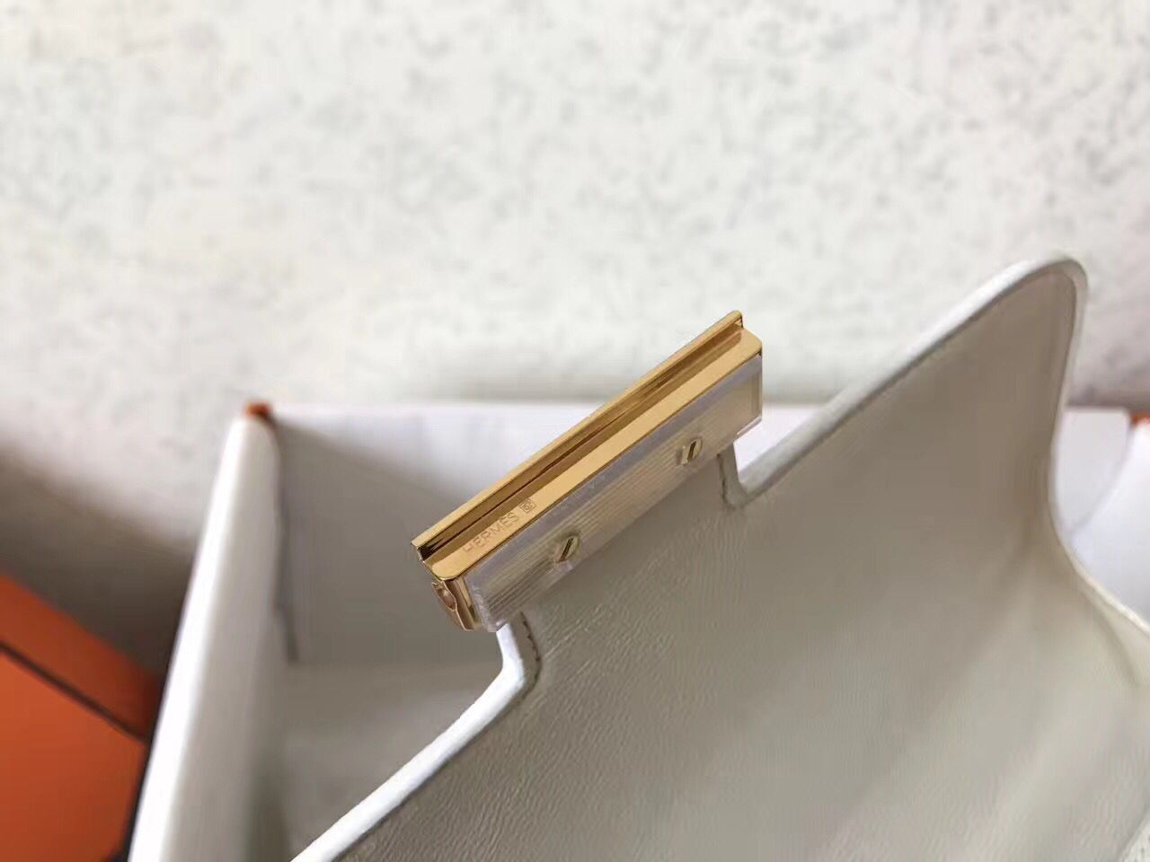 Hermes Constance 24 Handmade Bag In White Epsom Leather - Image 5