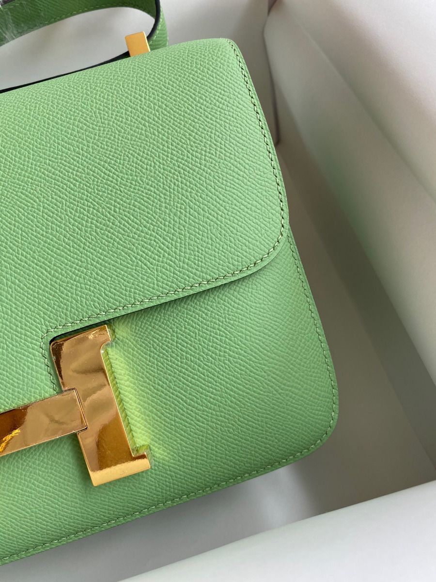 Hermes Constance 24 Handmade Bag In Vert Criquet Epsom Calfskin - Image 4