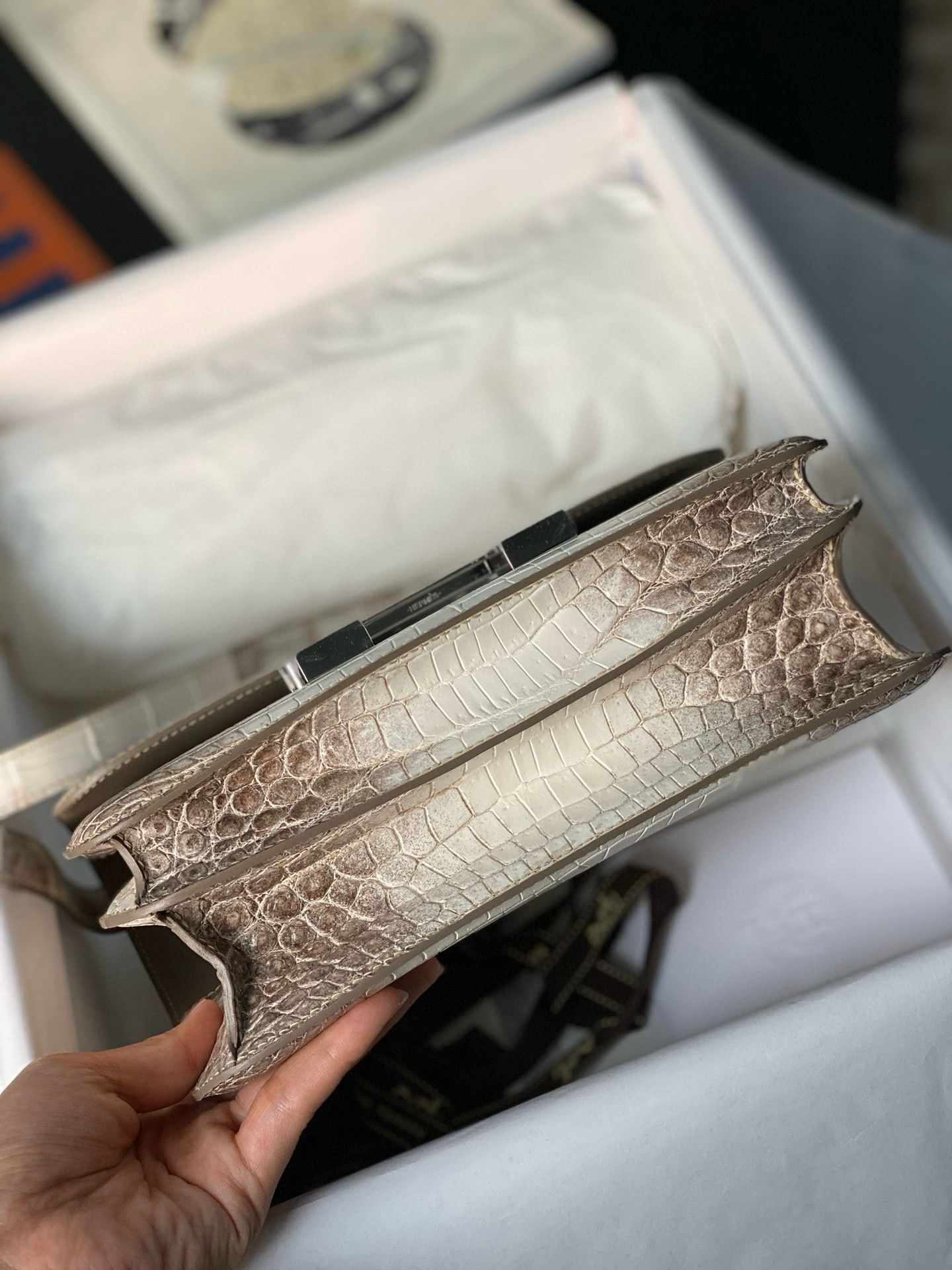 Hermes Constance 24 Handmade Bag In Himalaya Crocodile Niloticus Skin - Image 10