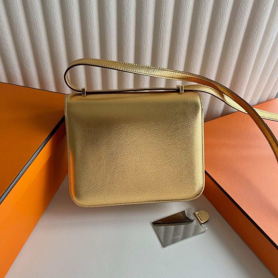 Hermes Constance 1-18 Mirror Bag in Dore Metallic Chevre Mysore Leather - Image 9