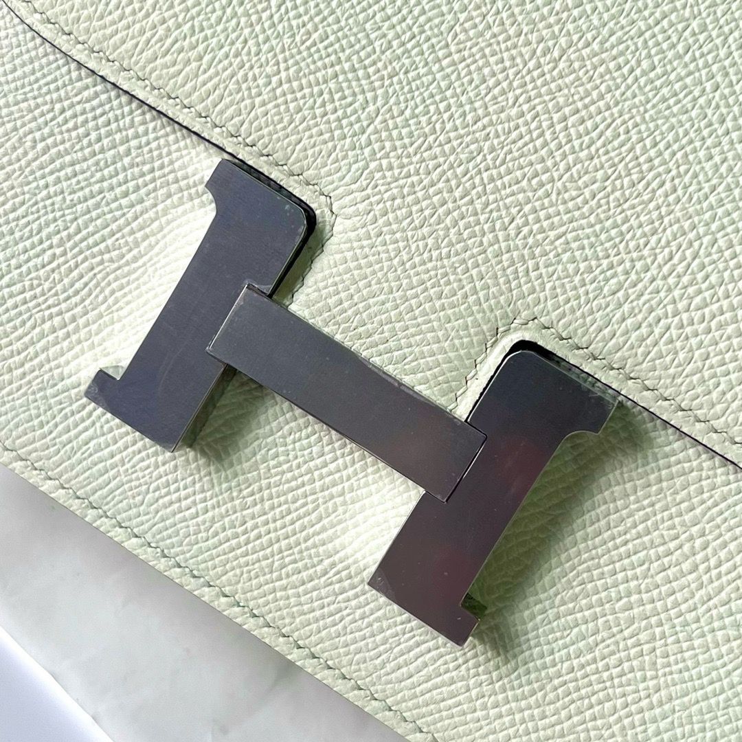 Hermes Constance 24 Handmade Bag In Vert Fizz Epsom Calfskin - Image 4