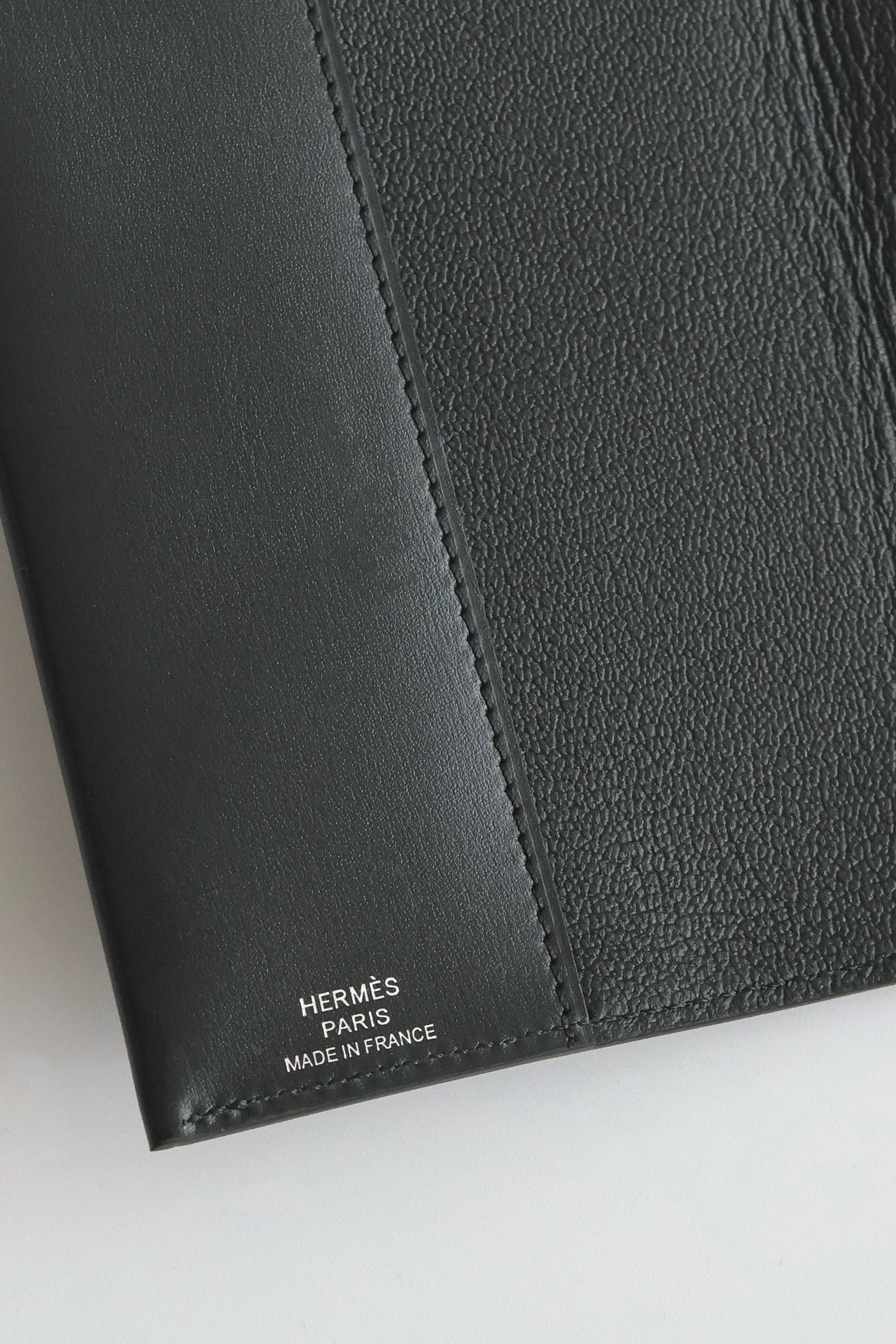 Hermes R.M.S Passport Holder in Black Box Calfskin - Image 3