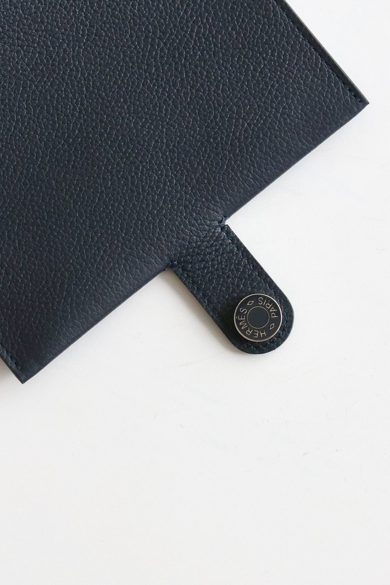 Hermes R.M.S Passport Holder in Blue Nuit Evercolor Calfskin - Image 5