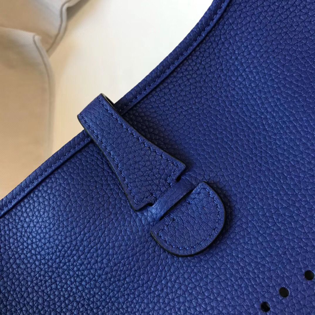 Hermes Evelyne III 29 PM Bag In Blue Electric Clemence Leather - Image 7