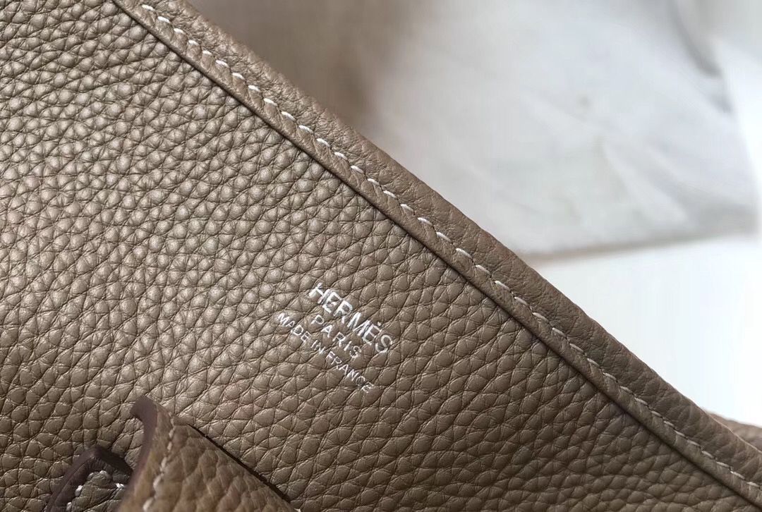 Hermes Evelyne III 29 PM Bag In Taupe Clemence Leather - Image 7