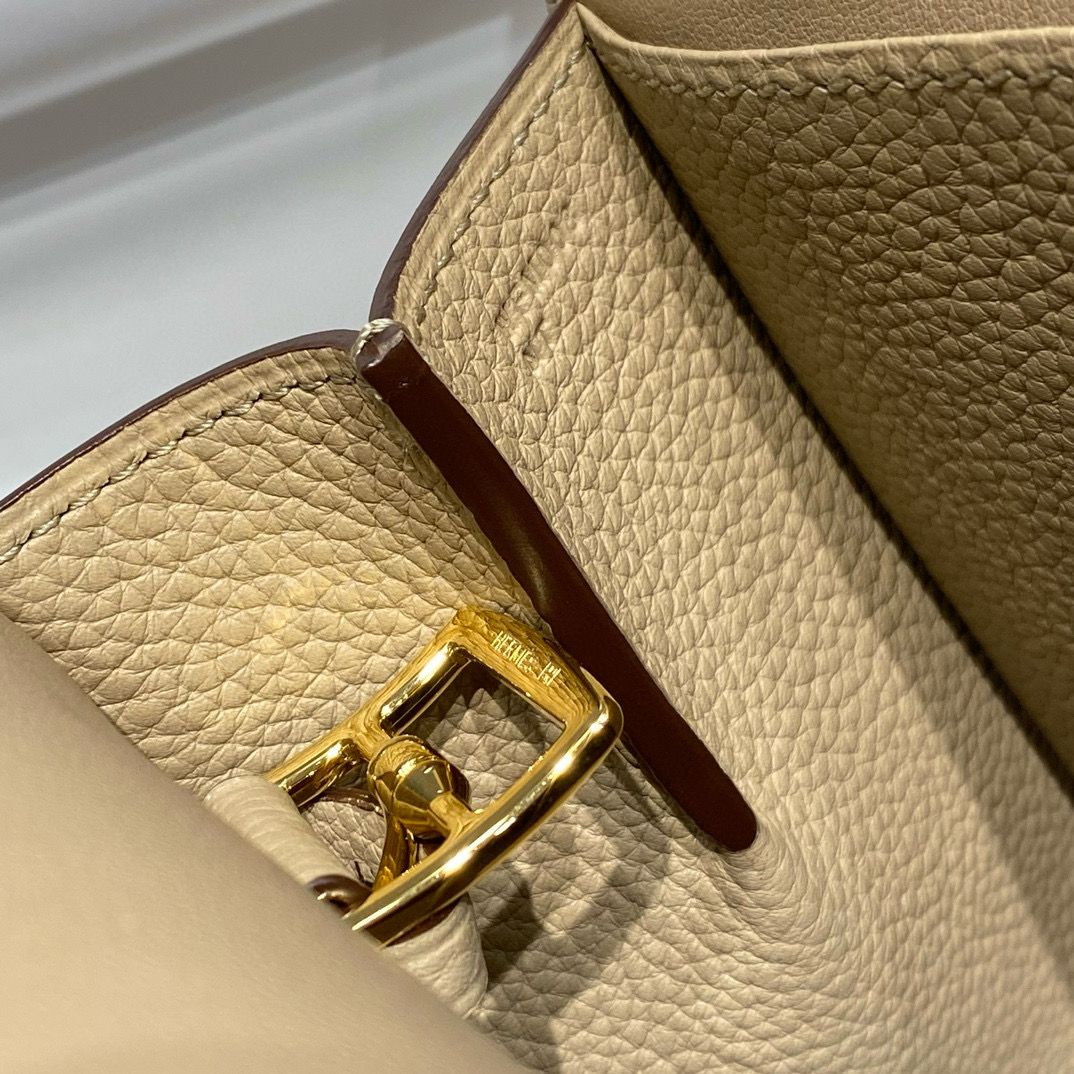 Hermes Halzan 25 Bag in Trench Clemence Leather - Image 8