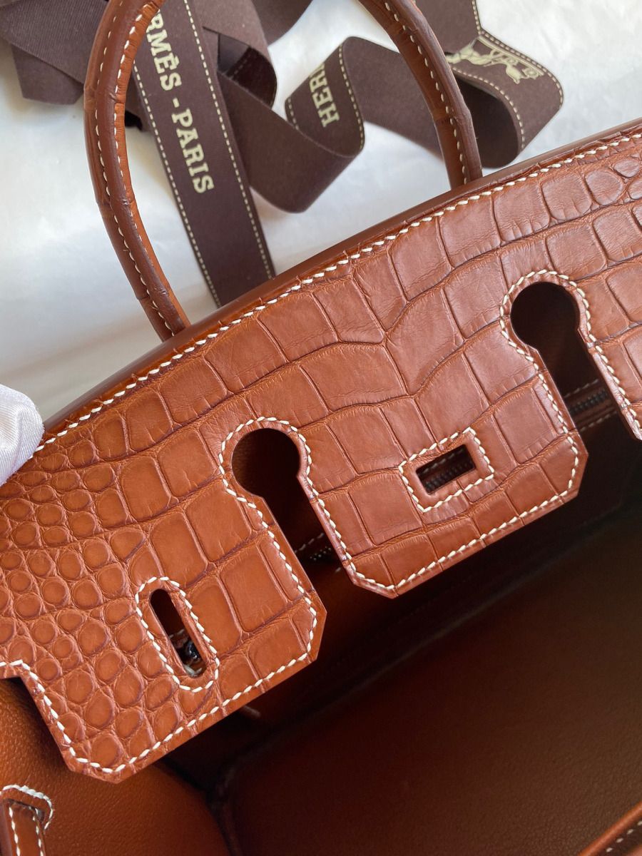 Hermes Birkin 25 Retourne Handmade Bag In Gold Matte Alligator Leather - Image 9