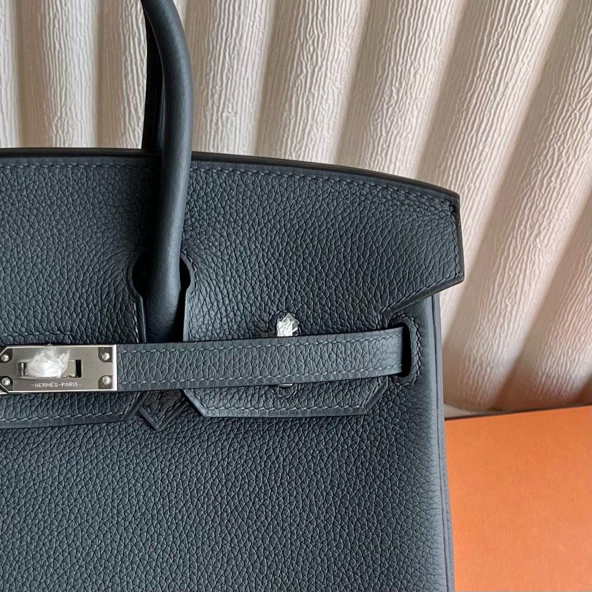 Hermes Birkin 25 Retourne Handmade Bag in Gris Misty Clemence Leather - Image 3