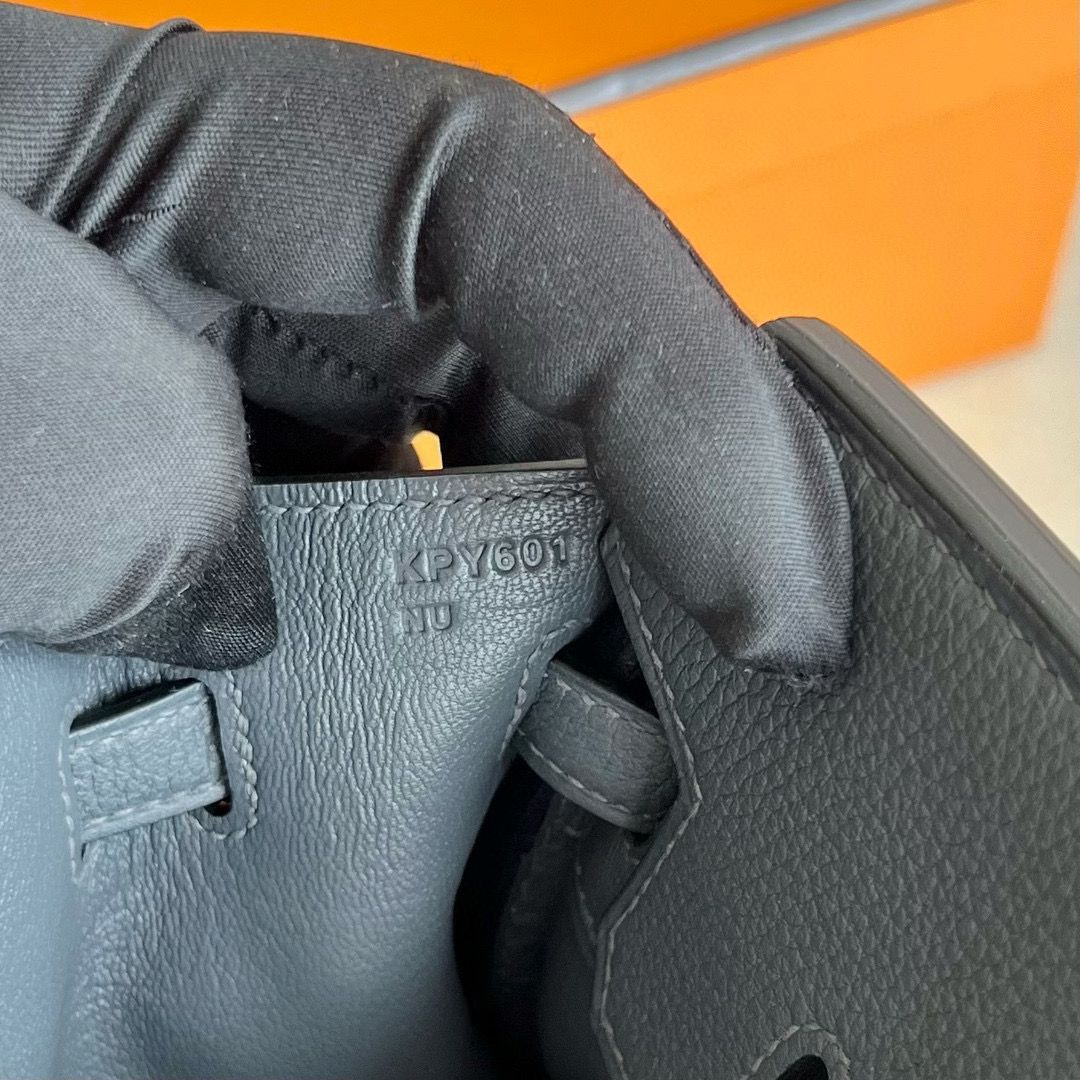 Hermes Birkin 25 Retourne Handmade Bag in Gris Misty Clemence Leather - Image 5