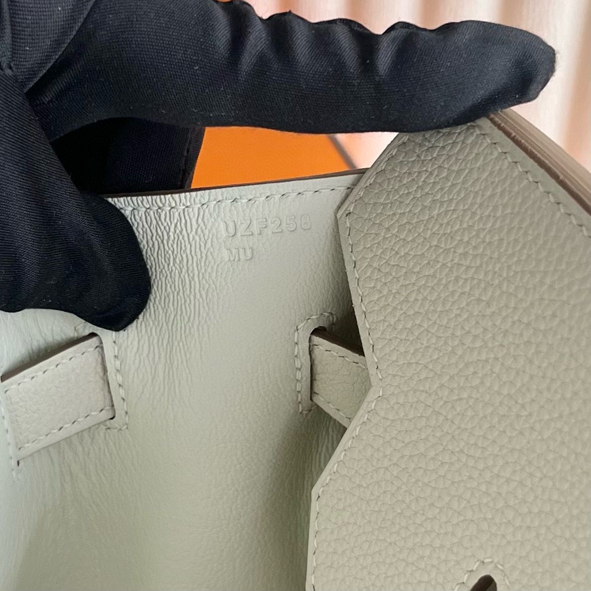 Hermes Birkin 35 Retourne Handmade Bag in Mushroom Clemence Leather - Image 9