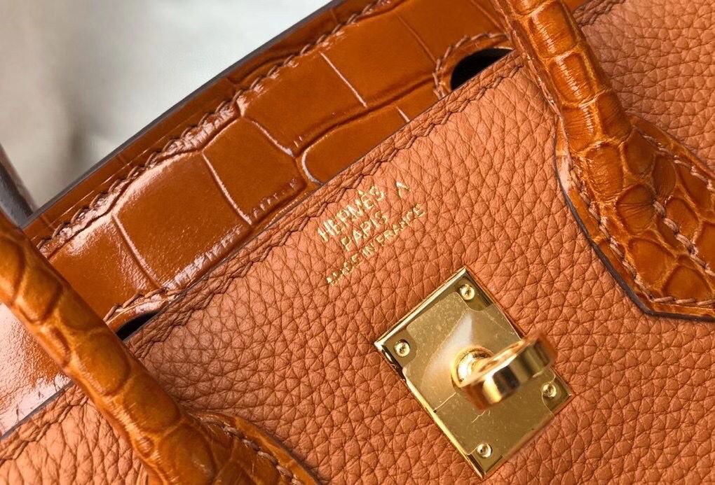 Hermes Touch Birkin 25cm Limited Edition Gold Bag - Image 5