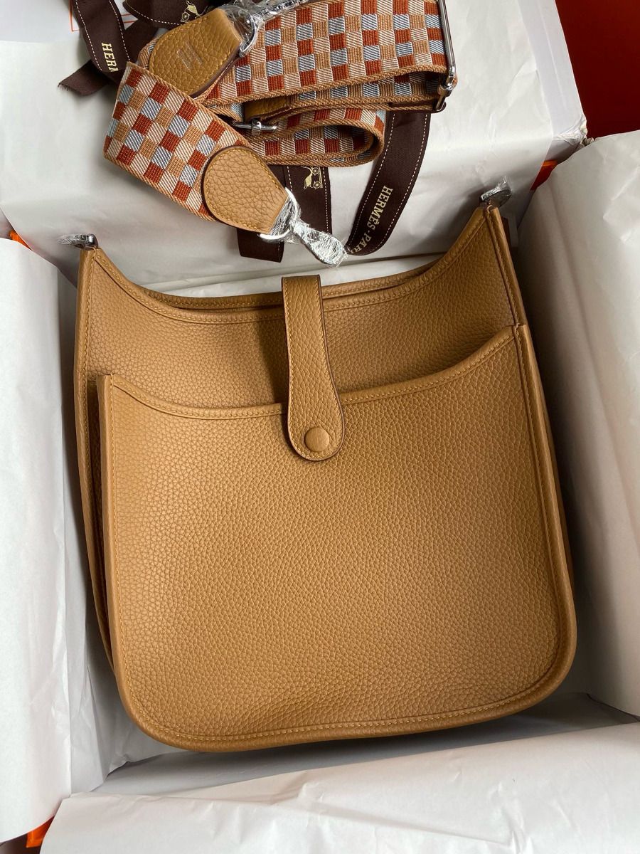 Hermes Evelyne III PM 29 Handmade Bag in Biscuit Clemence Leather - Image 3