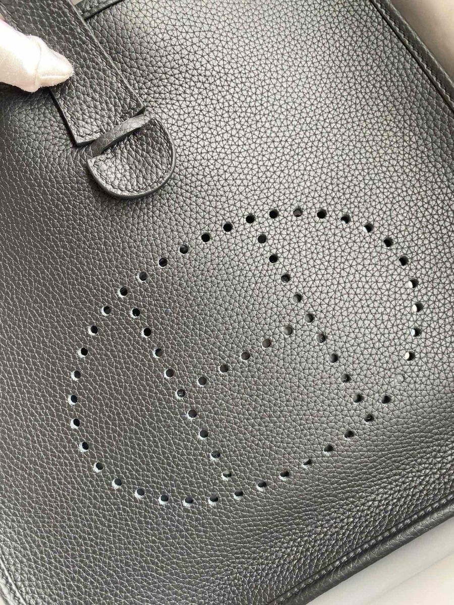 Hermes Evelyne III PM 29 Handmade Bag in Black Clemence Leather - Image 9