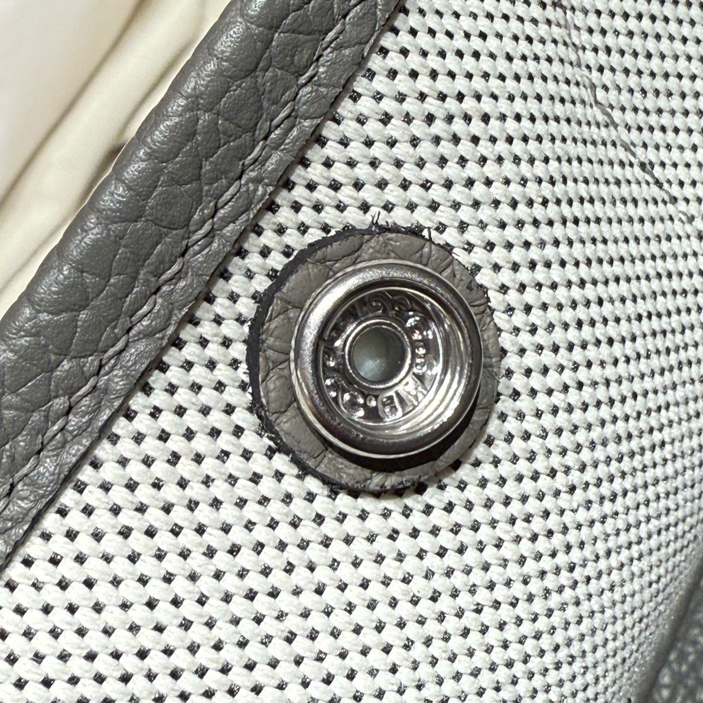 Hermes Neo Garden Party 23 Bag in Canvas and Gris Meyer Negonda Calfskin - Image 11