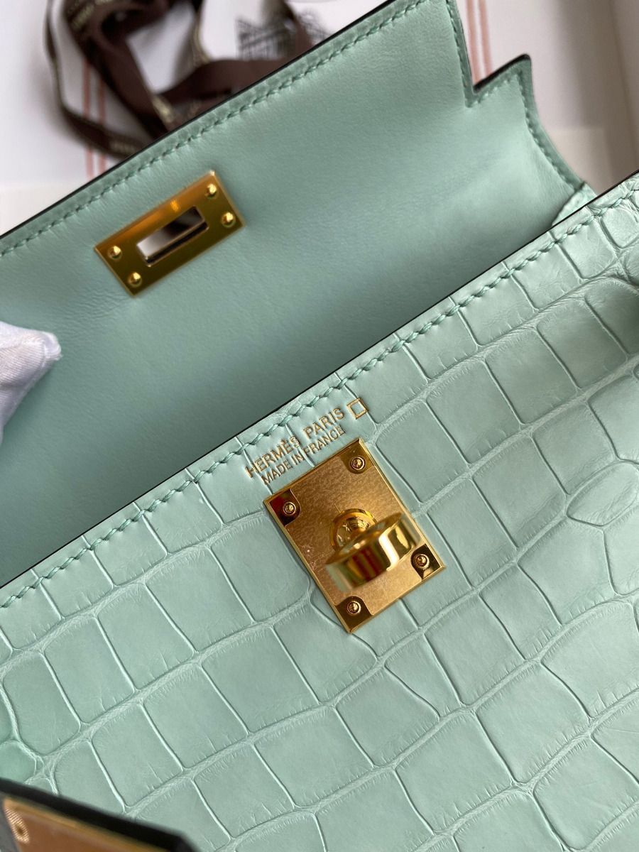 Hermes Kelly Mini II Sellier Handmade Bag In Vert D'eau Matte Alligator Leather - Image 9