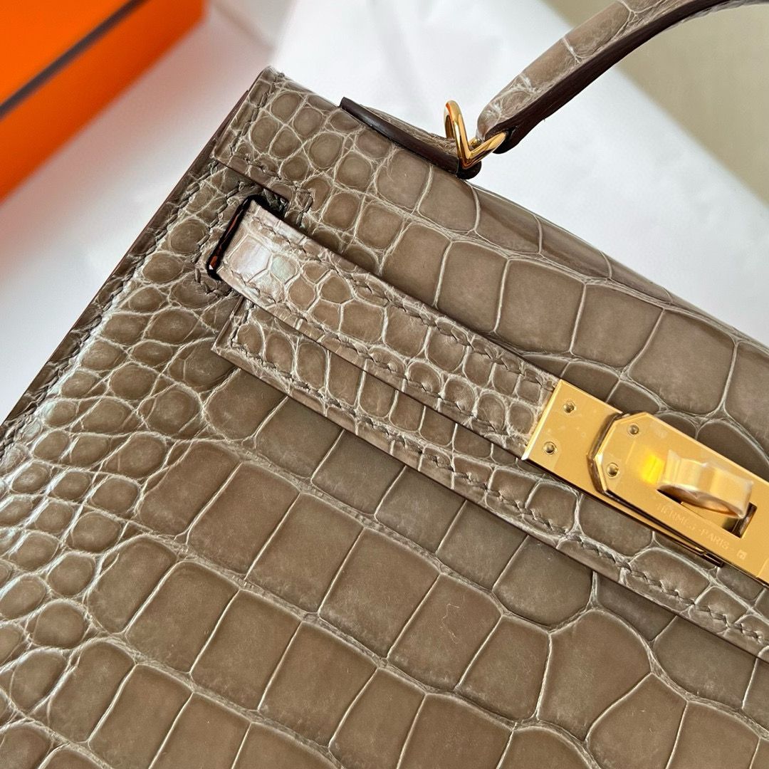Hermes Kelly Mini II Sellier Handmade Bag in Taupe Shiny Alligator Leather - Image 6