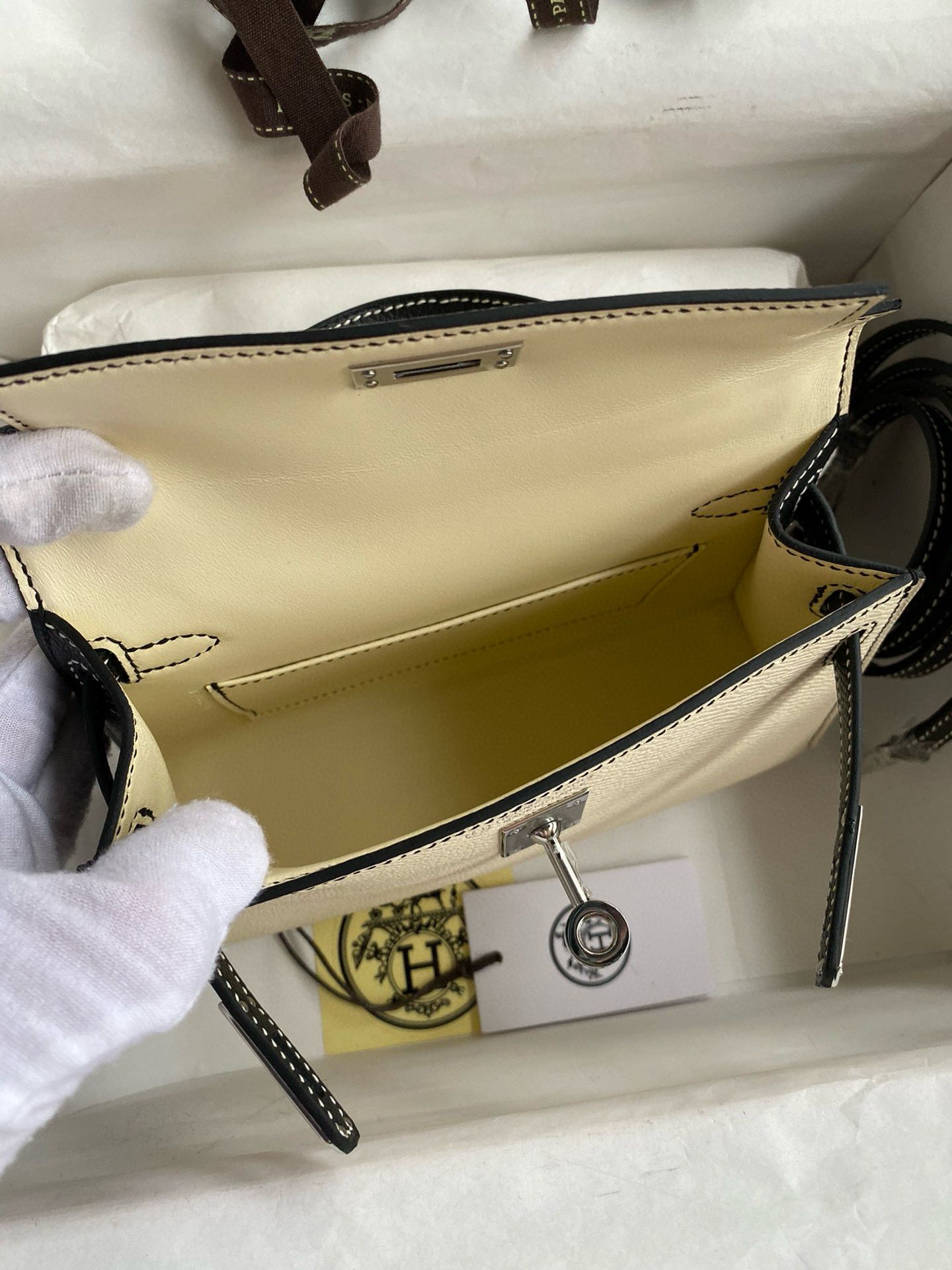 Hermes Kelly Mini II Sellier Bicolor Handmade Bag in Nata and Black Epsom Calfskin - Image 10