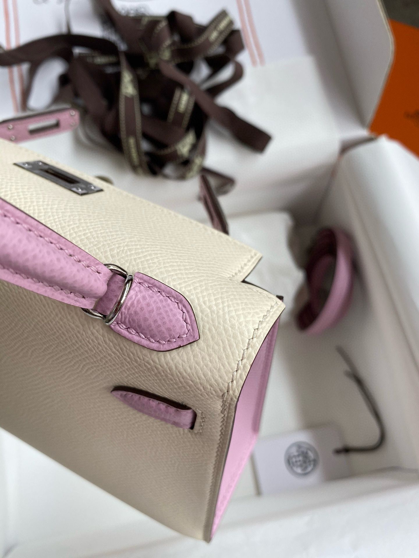 Hermes Kelly Mini II Sellier Bicolor Handmade Bag in Nata and Mauve Sylvestre Epsom Calfskin - Image 8