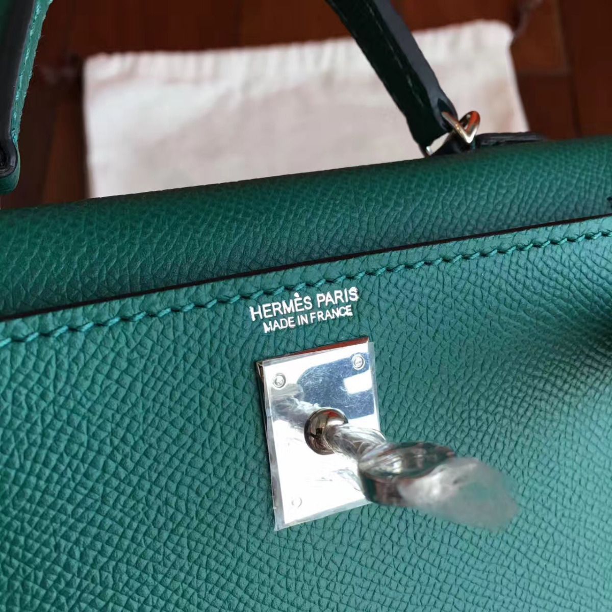 Hermes Kelly Mini II Handmade Bag In Malachite Epsom Leather - Image 5