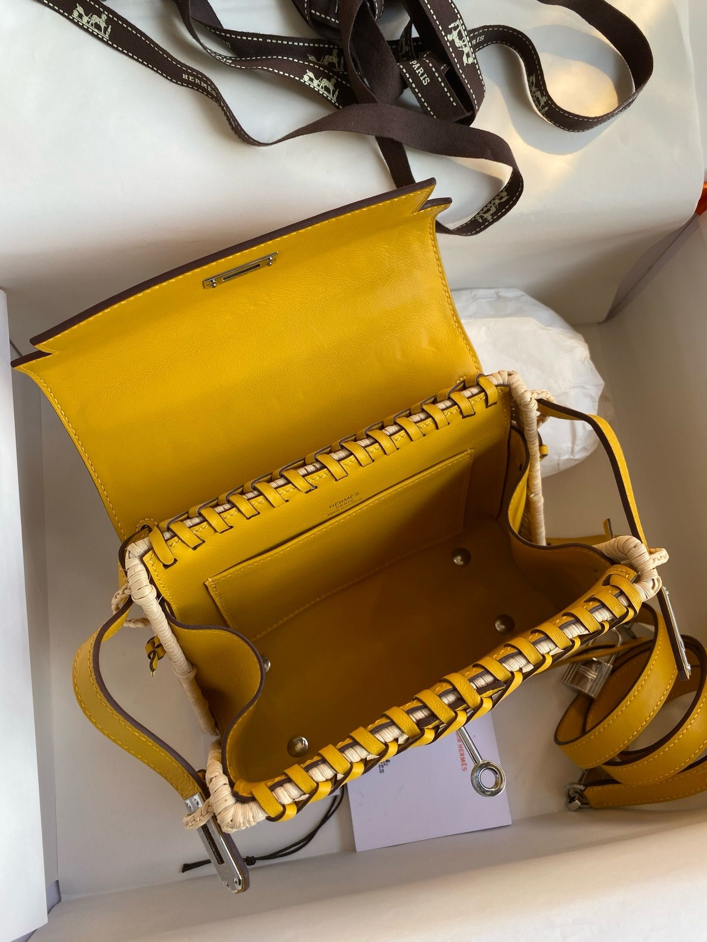 Hermes Picnic Kelly Mini 20 Bag in Wicker and Yellow Calfskin - Image 10