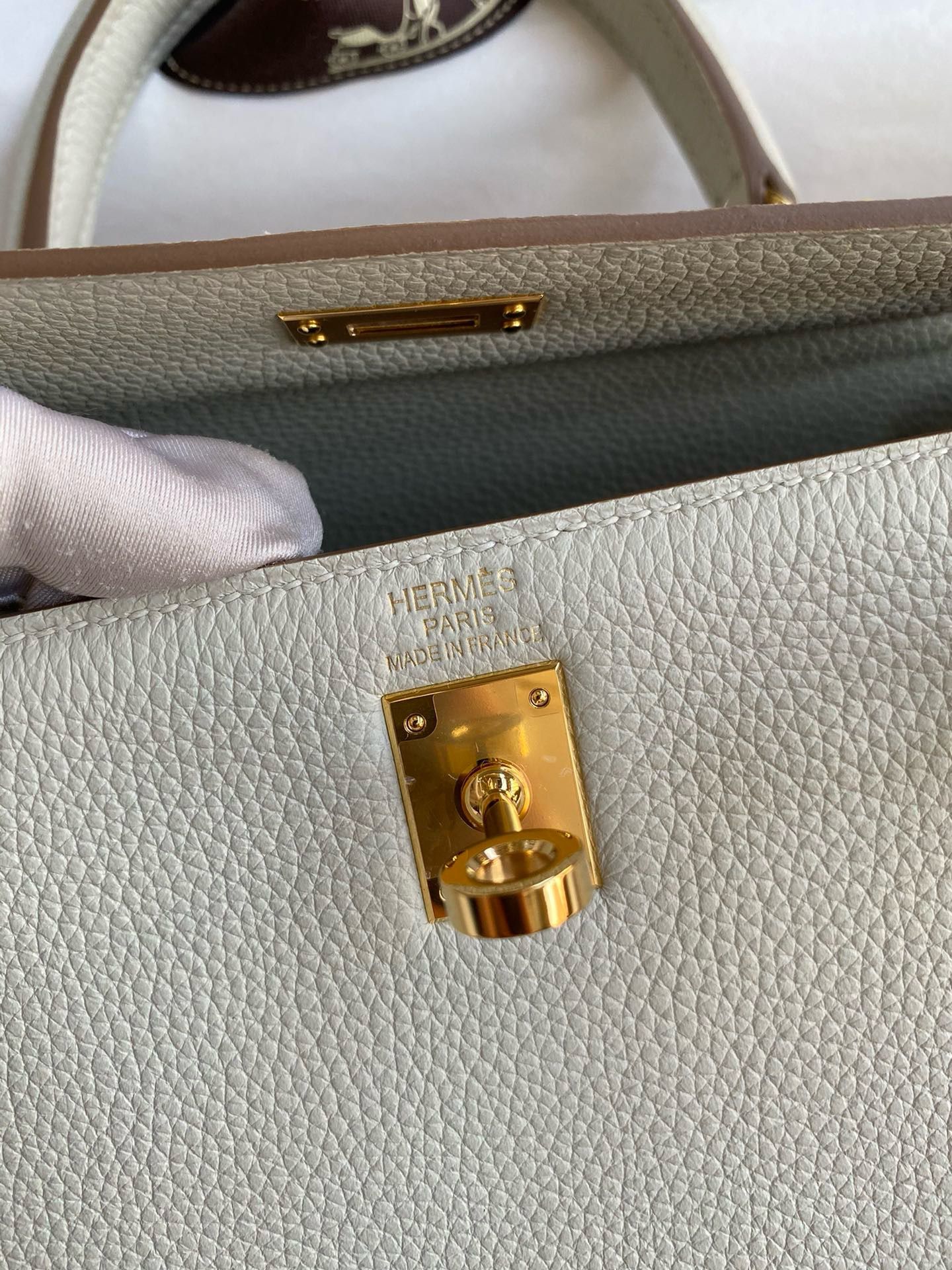 Hermes Kelly Retourne 25 Handmade Bag In Beton Clemence Leather - Image 8