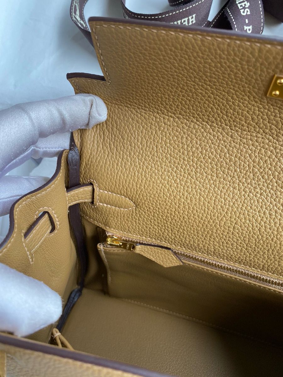 Hermes Kelly Retourne 25 Handmade Bag In Biscuit Clemence Leather - Image 10