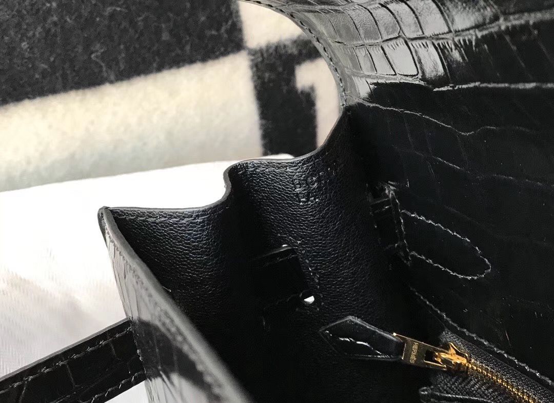 Hermes Kelly 25cm Handmade Bag In Black Embossed Crocodile Leather - Image 8