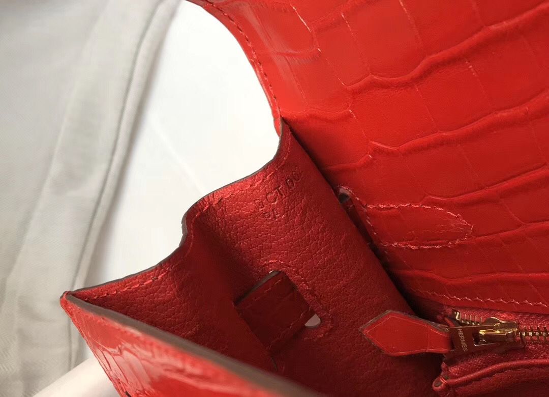 Hermes Kelly 25cm Handmade Bag In Red Embossed Crocodile Leather - Image 9