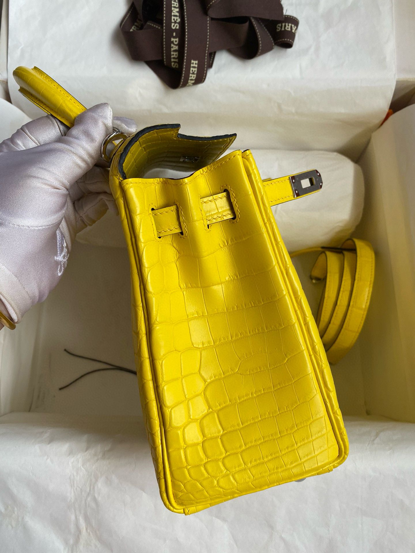 Hermes Kelly Retourne 25 Handmade Bag in Mimosa Crocodile Niloticus Matte Skin - Image 6
