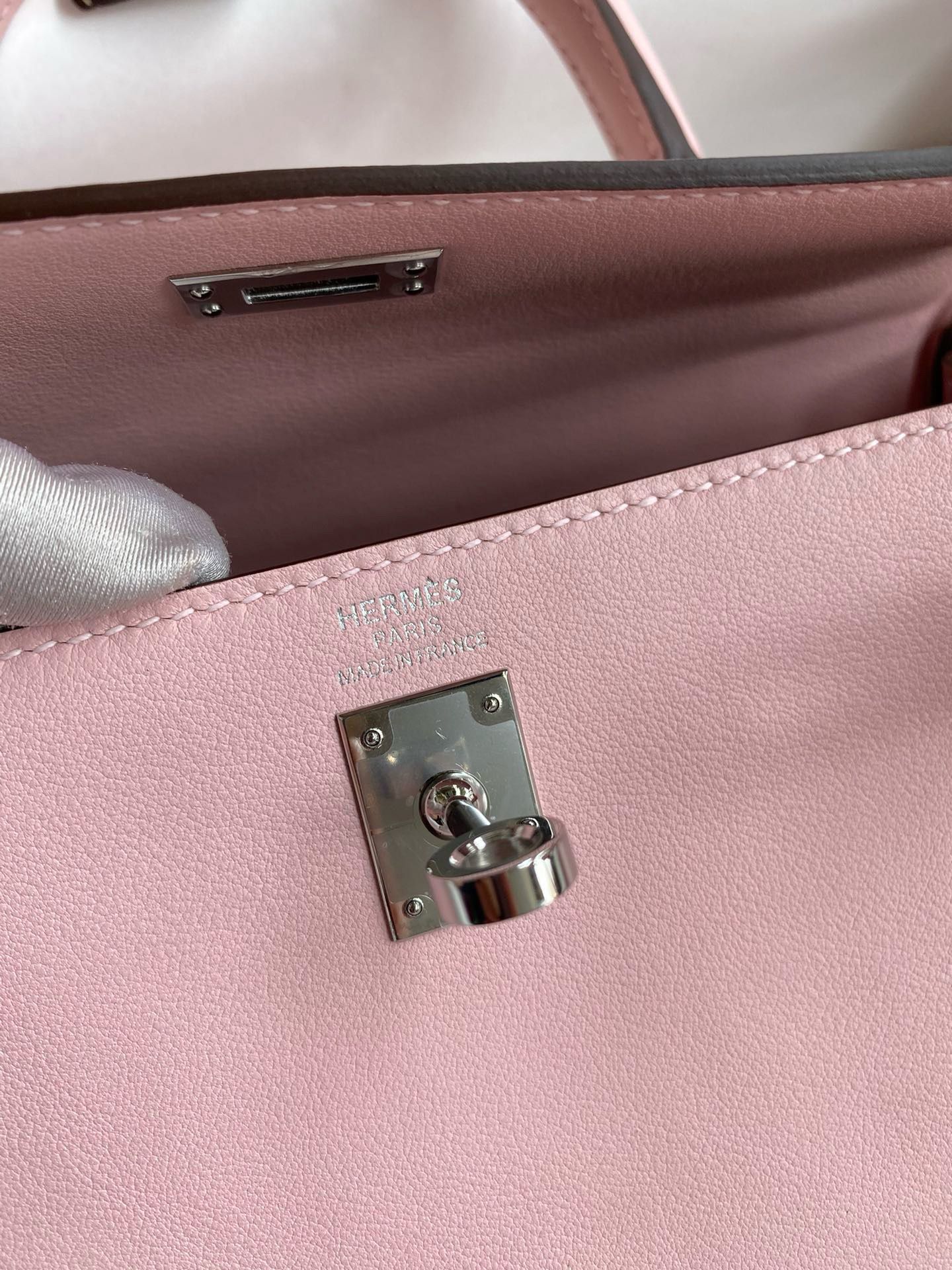 Hermes Kelly Retourne 25 Handmade Bag In Rose Sakura Swift Calfskin - Image 8