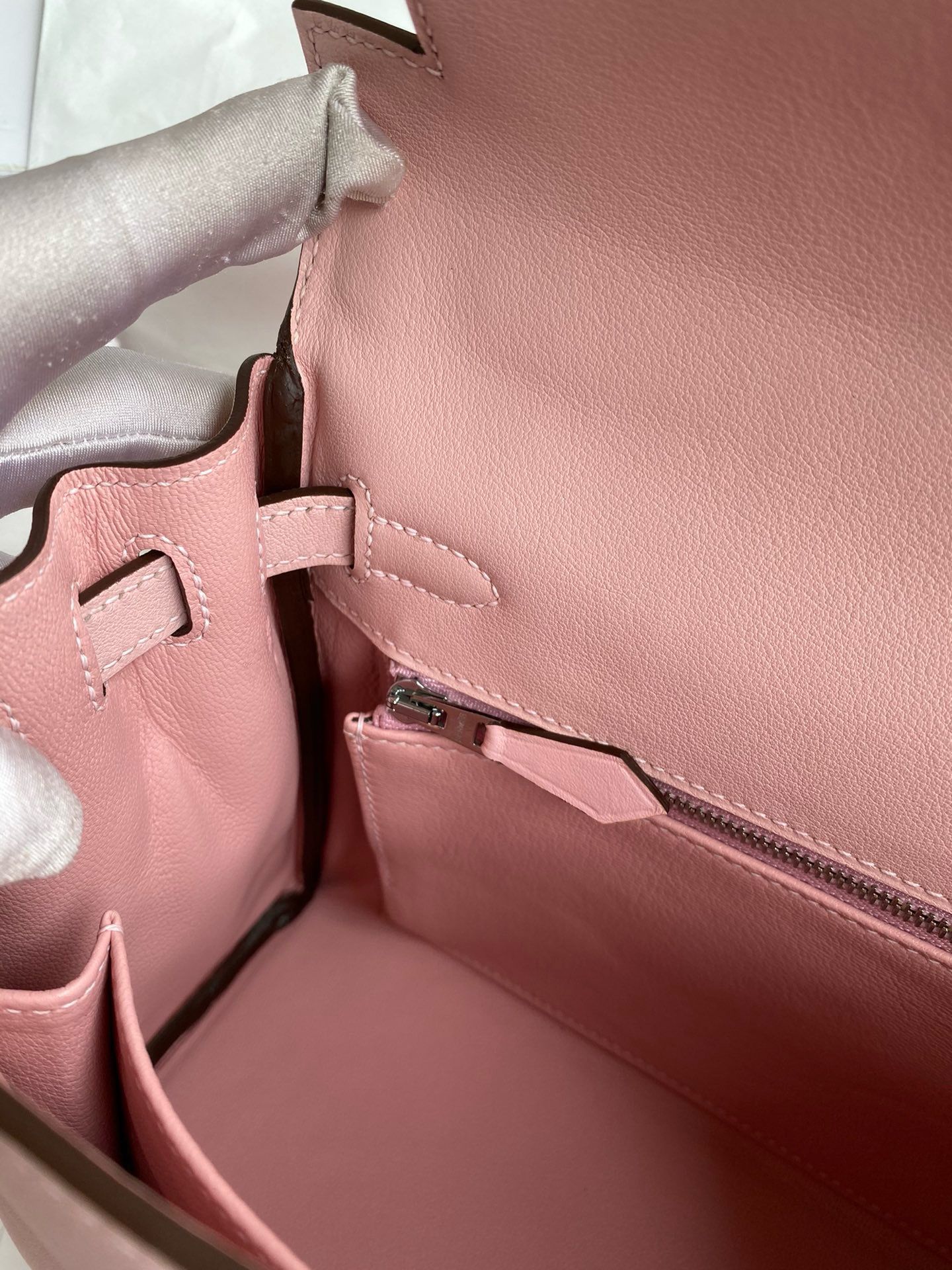 Hermes Kelly Retourne 25 Handmade Bag In Rose Sakura Swift Calfskin - Image 10