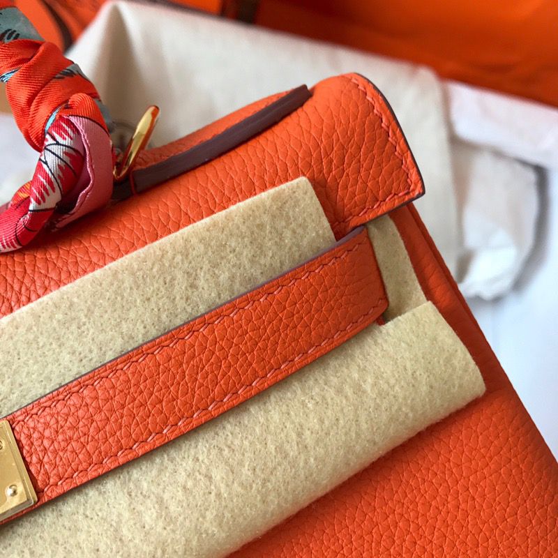 Hermes Kelly Retourne 28 Handmade Bag In Orange Clemence Leather - Image 6