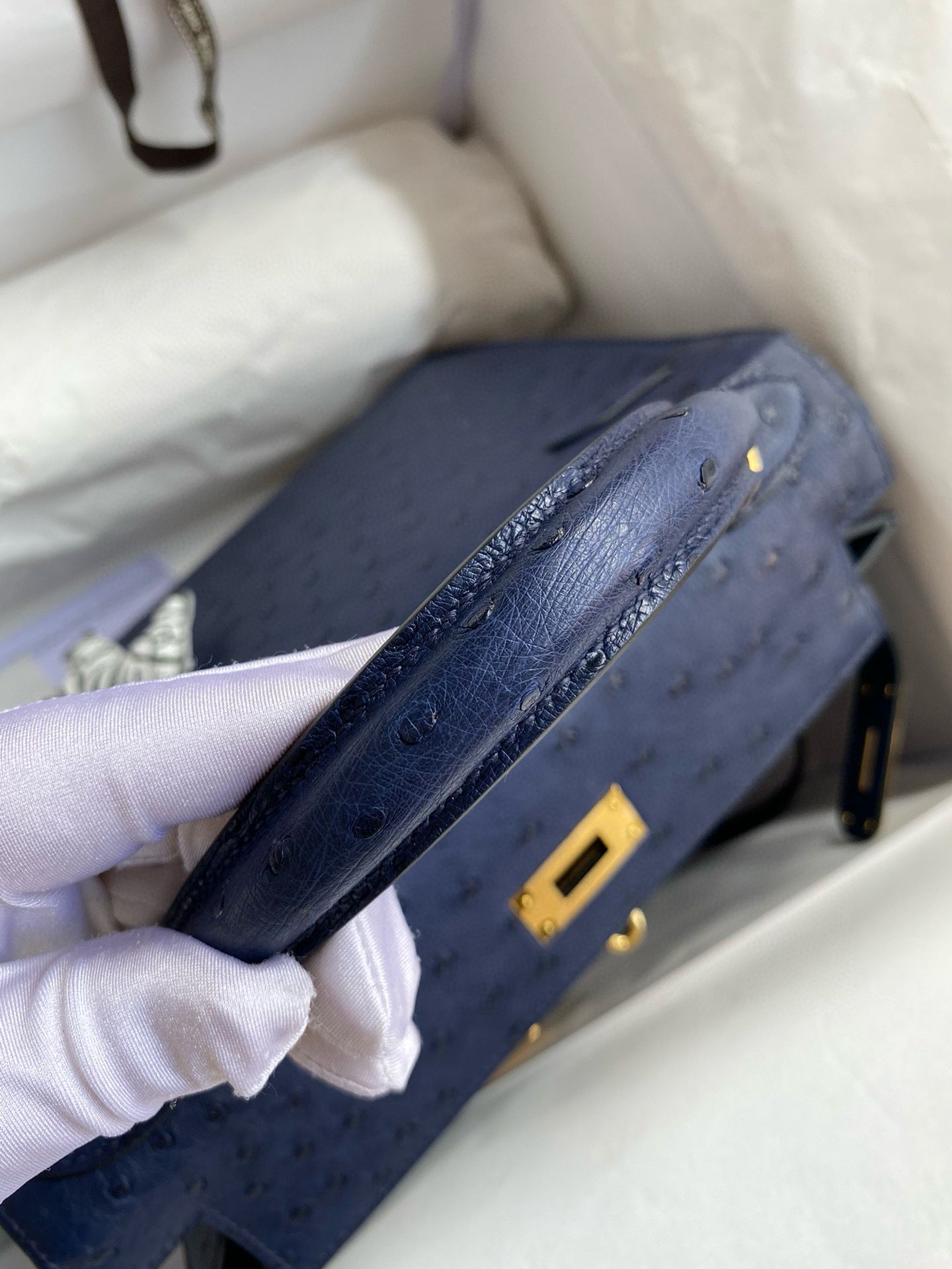 Hermes Kelly Sellier 28 Handmade Bag In Blue Iris Ostrich Leather - Image 10
