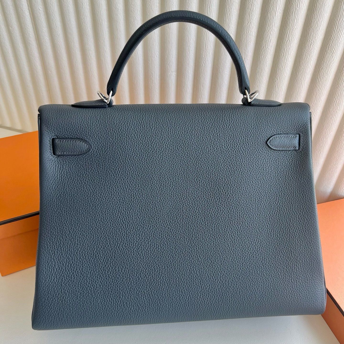 Hermes Kelly Retourne 35 Handmade Bag in Gris Misty Clemence Leather - Image 7