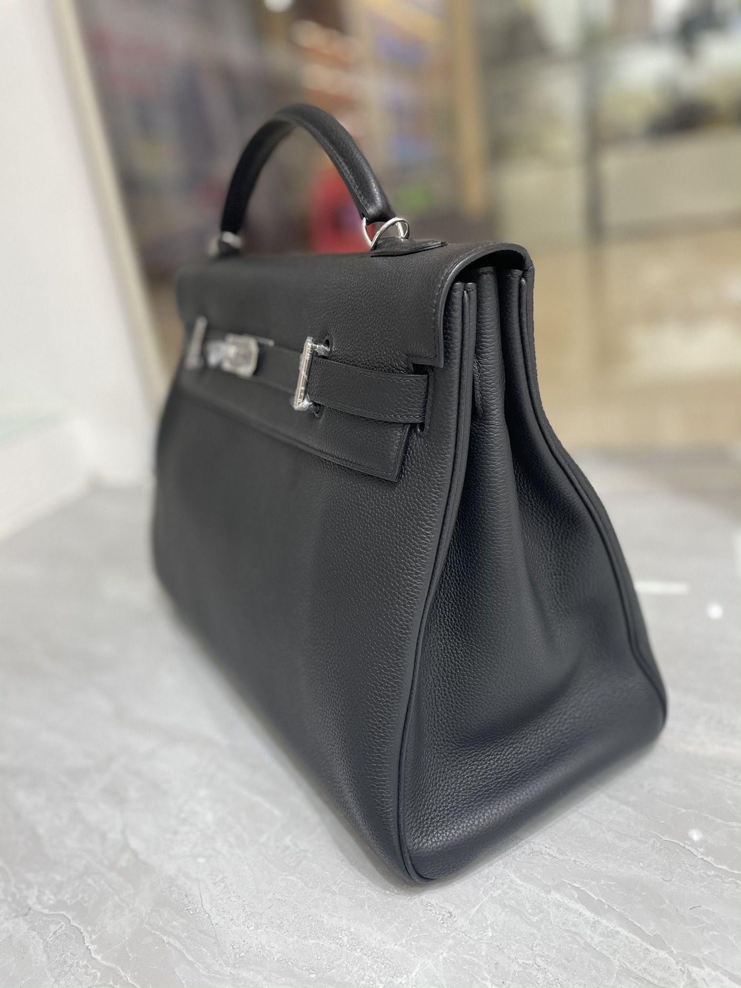 Hermes Kelly 42 Maxi Handmade Bag in Black Clemence Leather - Image 5