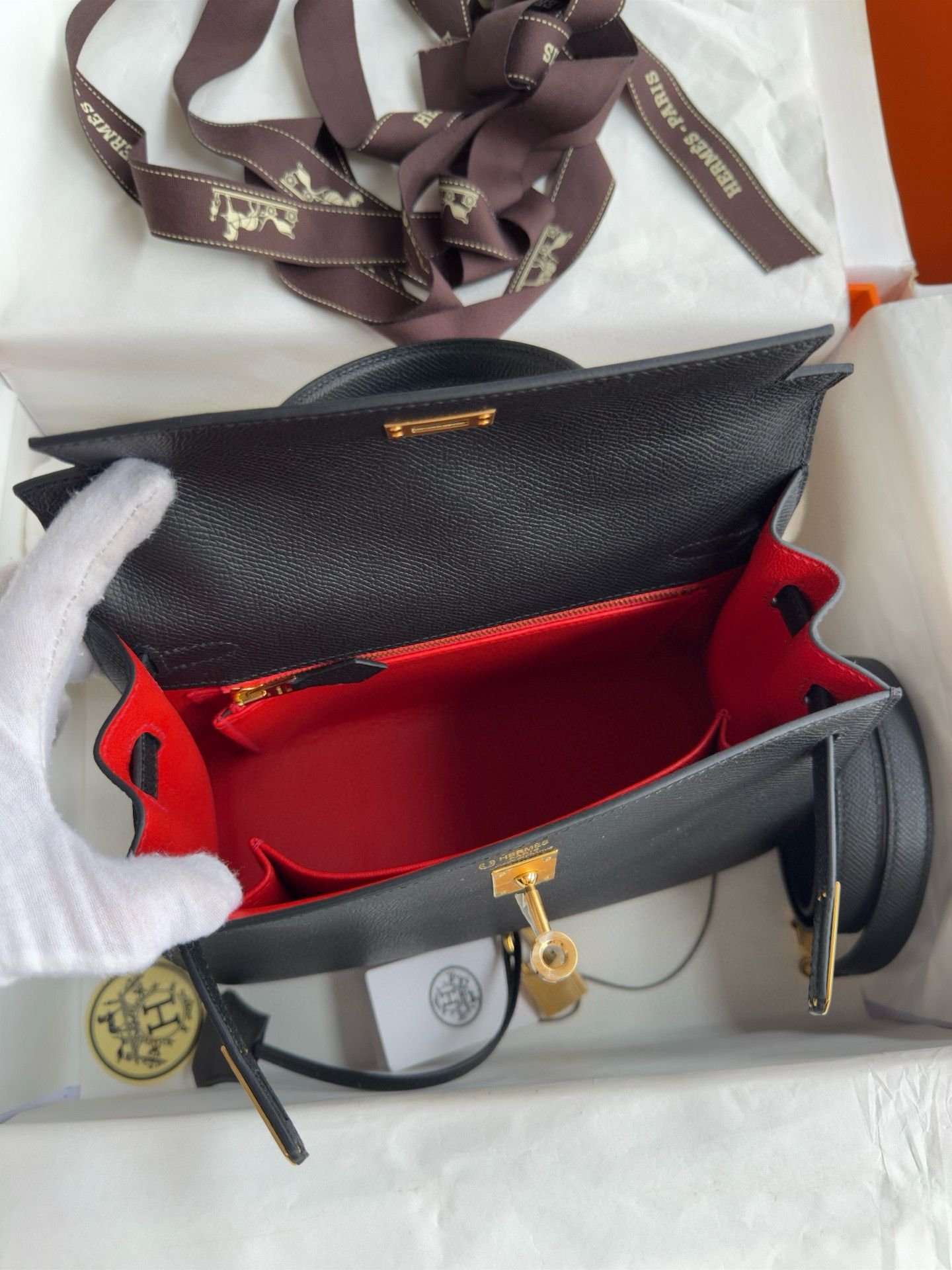 Hermes Kelly Sellier 25 Verso Handmade Bag in Black Epsom Calfskin - Image 8