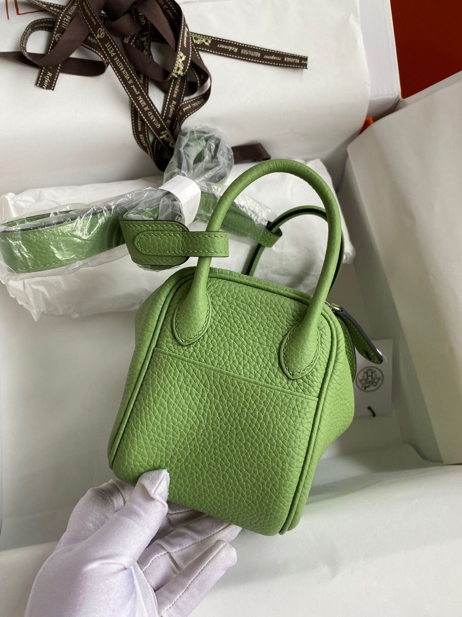 Hermes Mini Lindy Handmade Bag In Vert Criquet Clemence Leather - Image 3