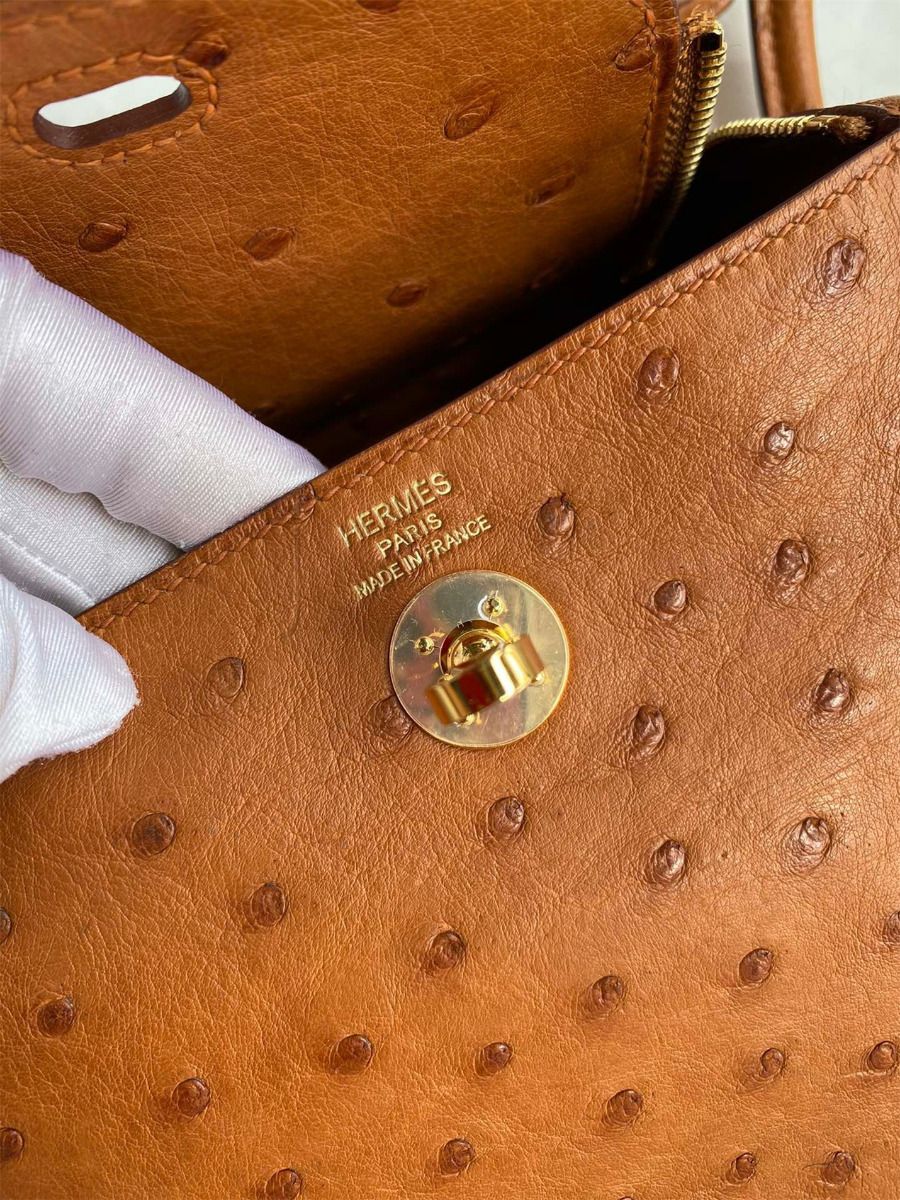 Hermes Mini Lindy Handmade Bag In Gold Ostrich Leather - Image 9