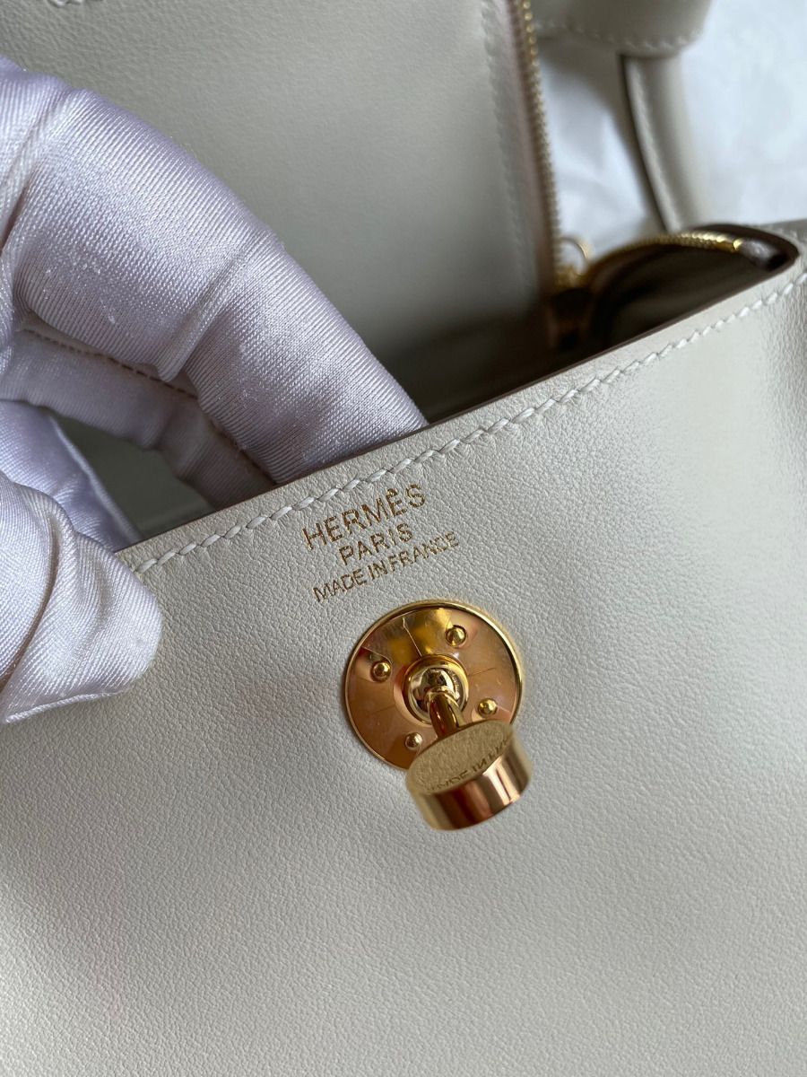 Hermes Mini Lindy Handmade Bag In Craie Swift Leather - Image 10