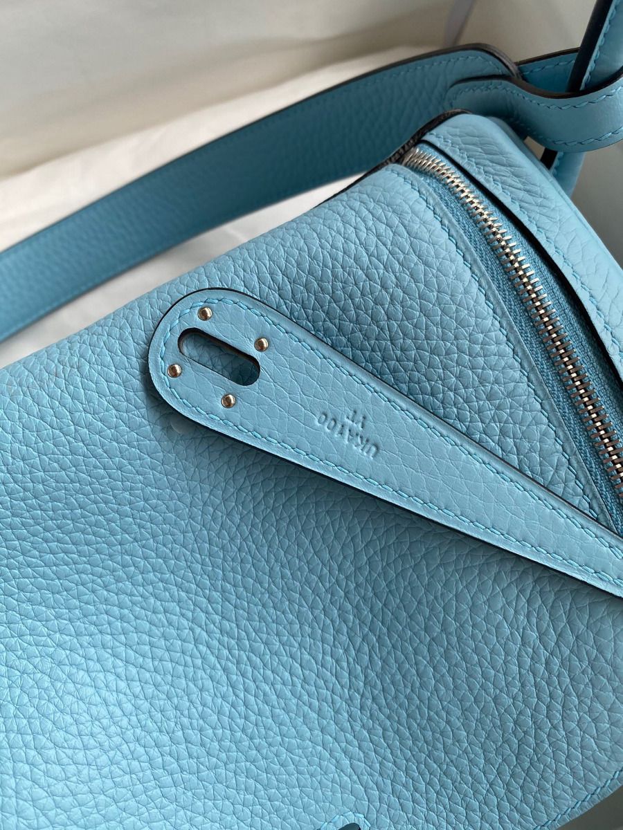 Hermes Lindy 26 Handmade Bag In Blue Atoll Clemence Leather - Image 6