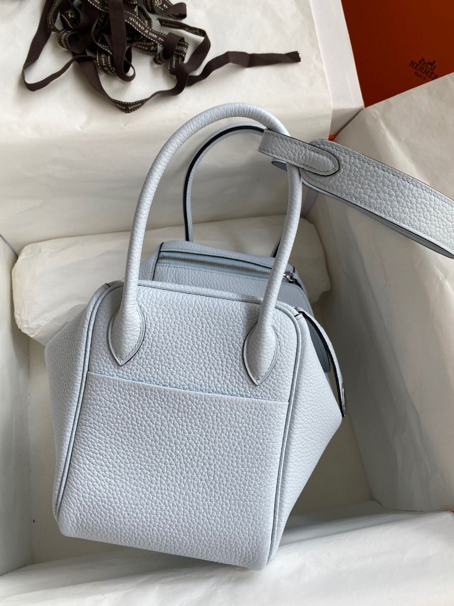 Hermes Lindy 26 Handmade Bag In Blue Brume Clemence Leather - Image 3