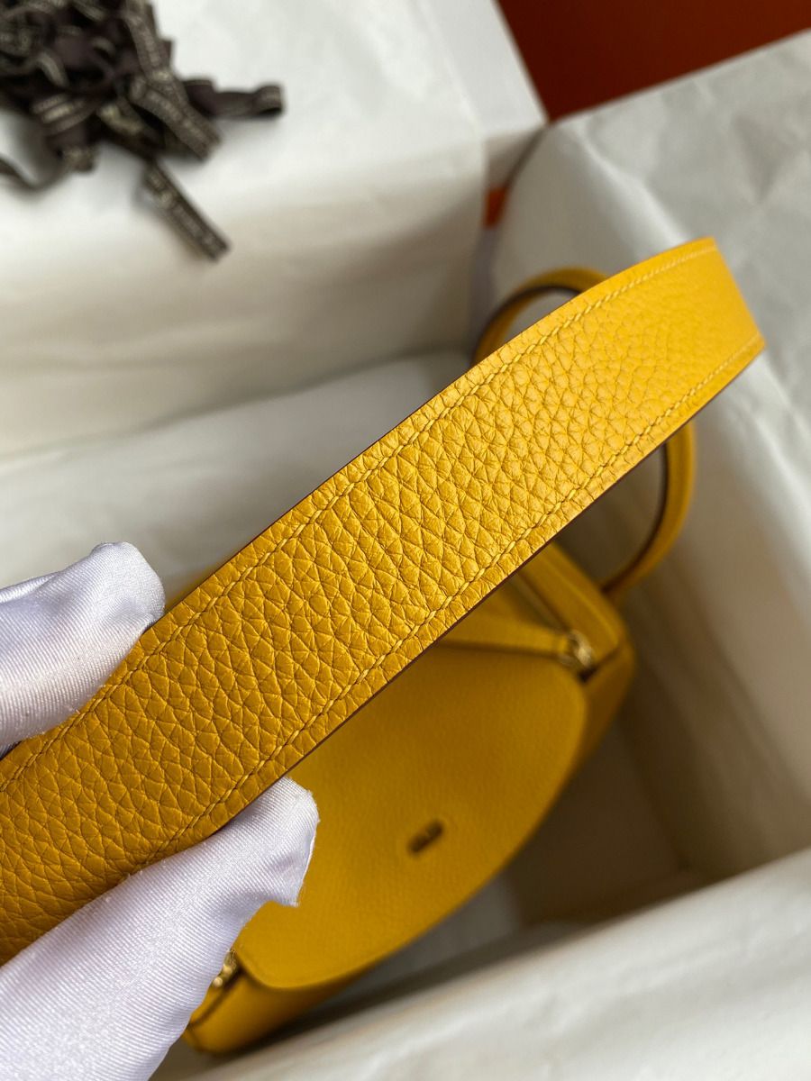 Hermes Lindy 26 Handmade Bag In Jaune Ambre Clemence Leather - Image 8