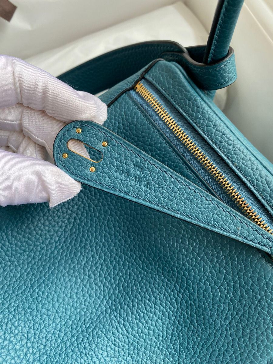 Hermes Lindy 26 Handmade Bag In Vert Bosphore Clemence Leather - Image 6