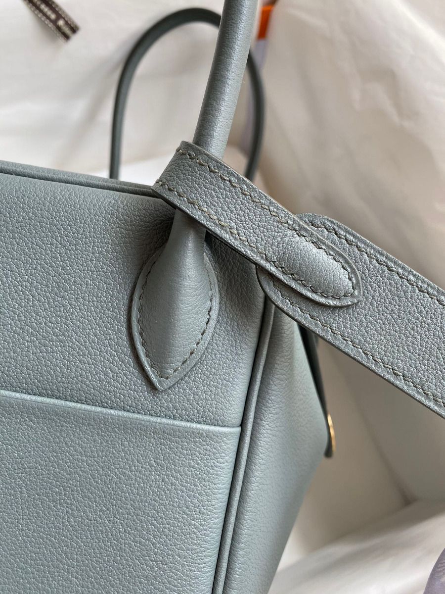 Hermes Lindy 26 Handmade Bag In Vert Amande Evercolor Leather - Image 5