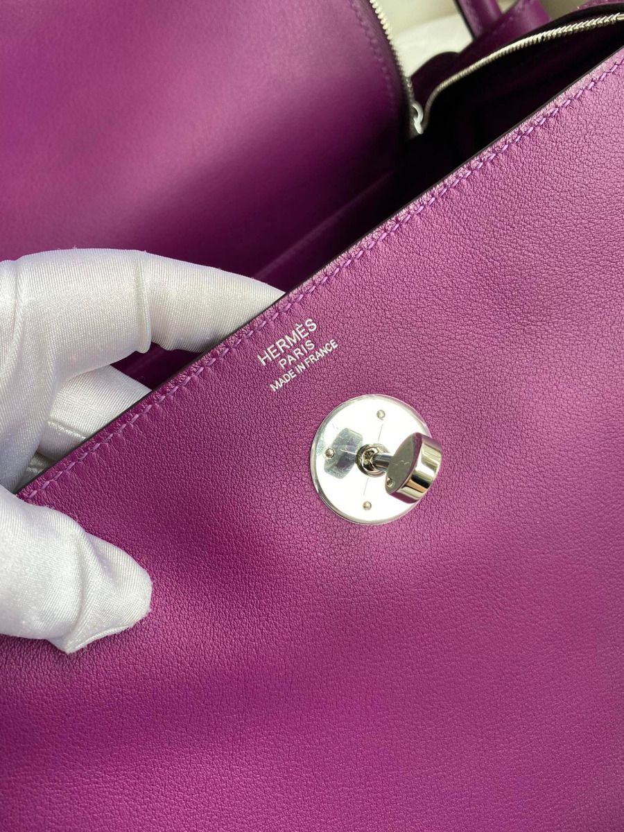 Hermes Lindy 26 Handmade Bag In Anemone Swift Calfskin - Image 9