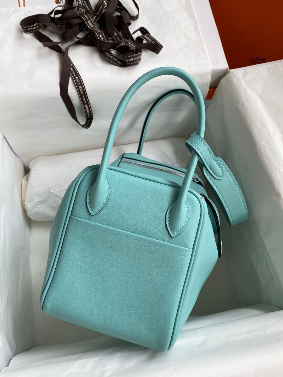 Hermes Lindy 26 Handmade Bag In Blue Atoll Swift Calfskin - Image 3