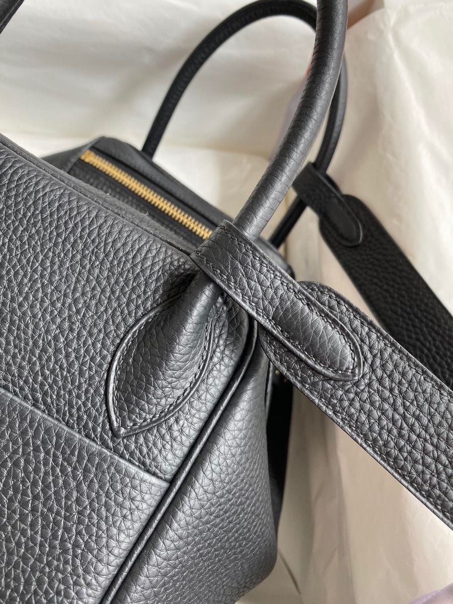 Hermes Lindy 30 Handmade Bag In Black Clemence Leather - Image 5