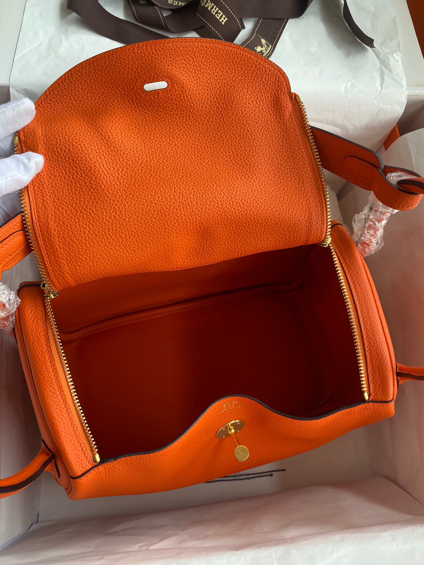 Hermes Lindy 30 Handmade Bag In Orange Clemence Leather - Image 6